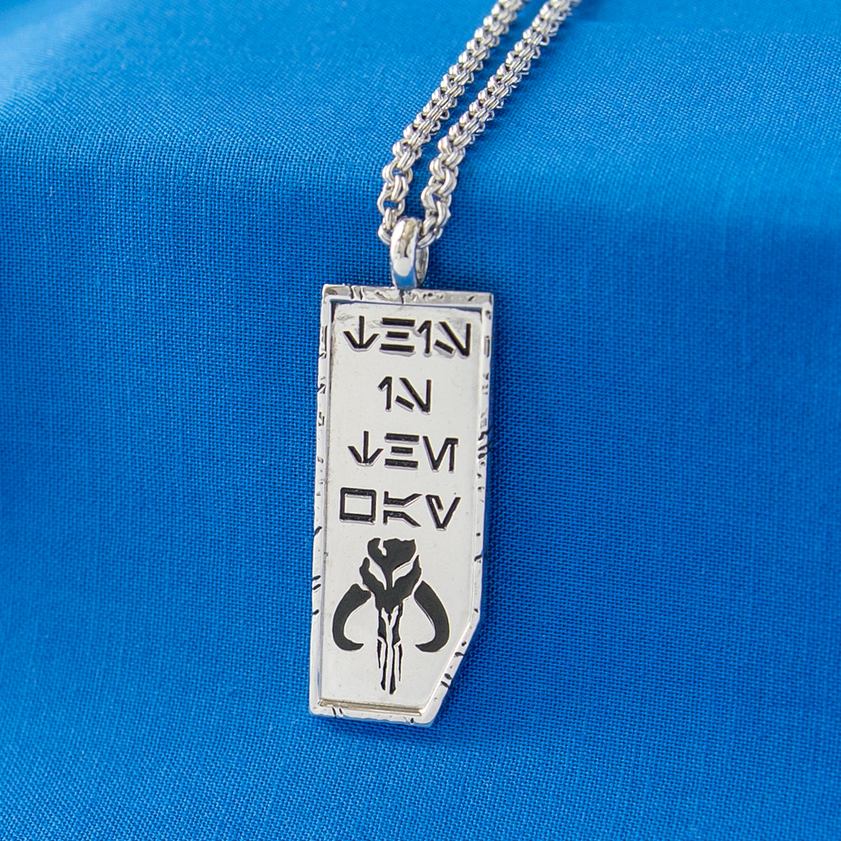 RockLove Star Wars jewelry custom sculpted clasp and link details